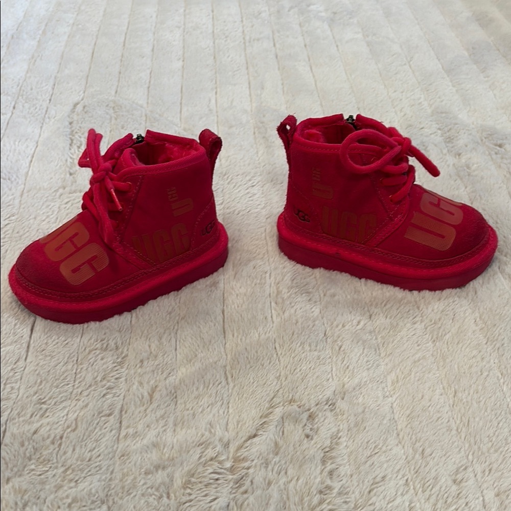 UGG Kids Size 8 Pink Logo Boot